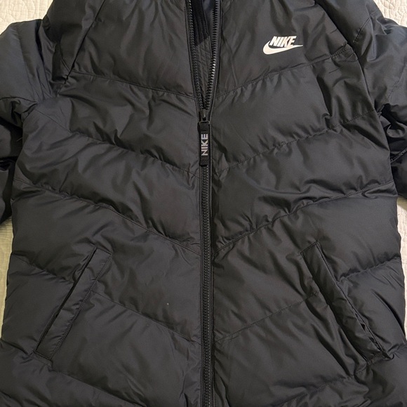Nike Kids Hooded Black Puffer Jacket - XL - Picture 3 of 6